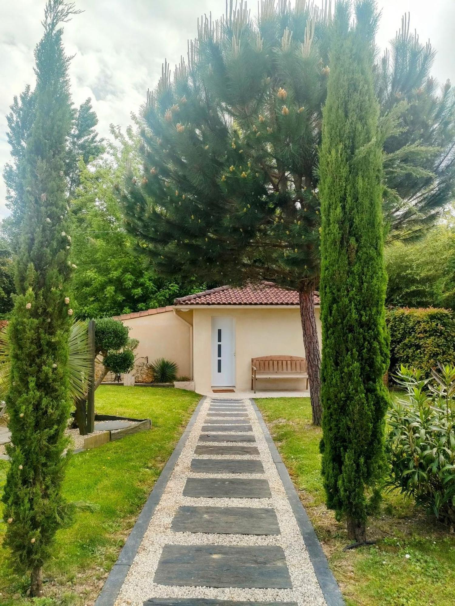 Le Clos Fleuri Proche De Bordeaux Saint-Sulpice-et-Cameyrac Exterior photo